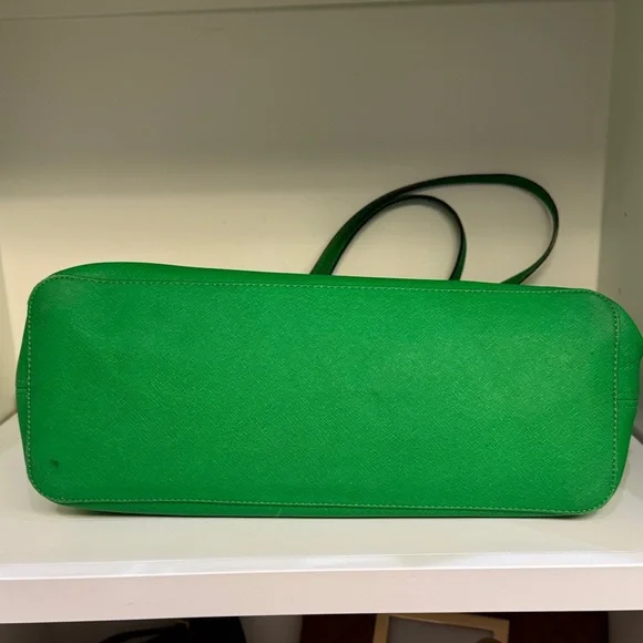 Michael Kors Bright Green Saffiano Tote with Gold Hardware - Picture 13 of 15